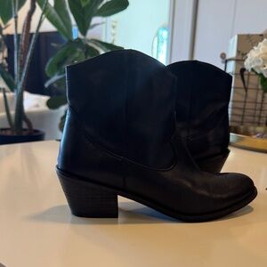 Seychelles Black Leather Western-Inspired Ankle Booties